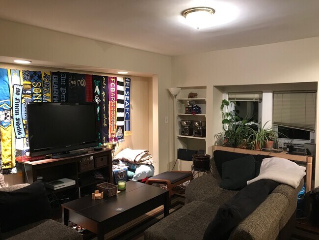 Building Photo - 1611 N Rodney St