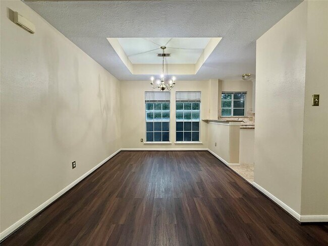 Building Photo - 105 S Spiral Vine Cir
