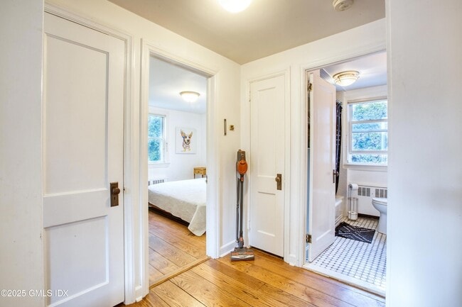 Building Photo - 3 Idlewild Manor