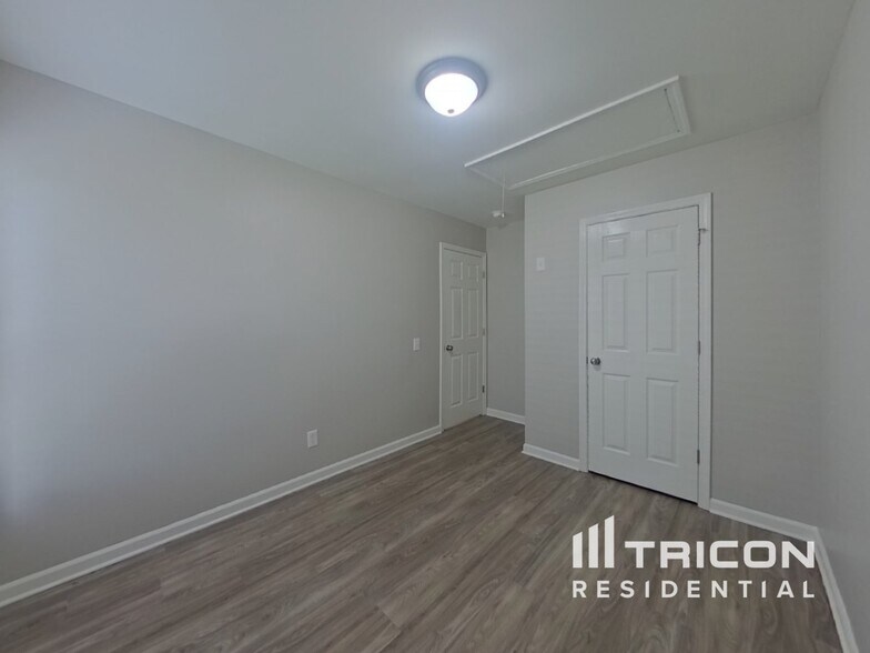 Building Photo - 5411 Peachwood Dr