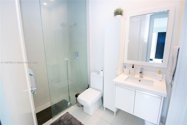 Building Photo - 6320 NW 104th Path