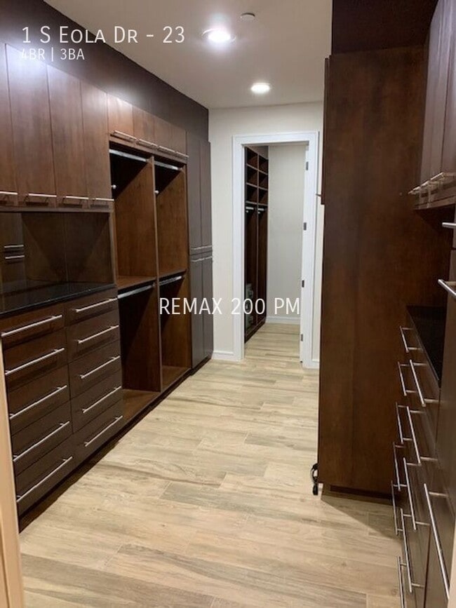 Building Photo - 1 S Eola Dr