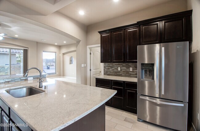 Building Photo - 1415 San Bonifacio