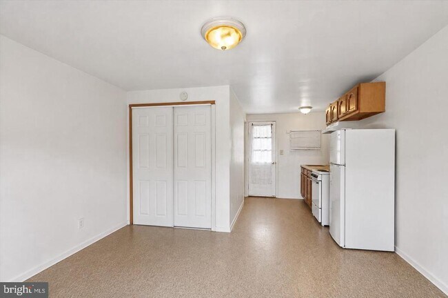Building Photo - 420 London Dr