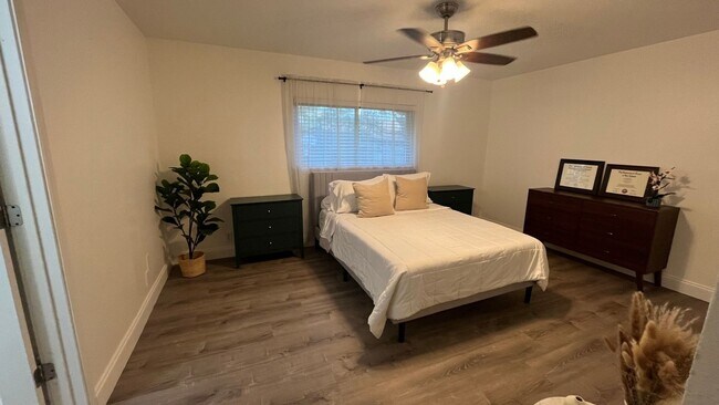 Building Photo - Spacious 4BR House in San Antonio