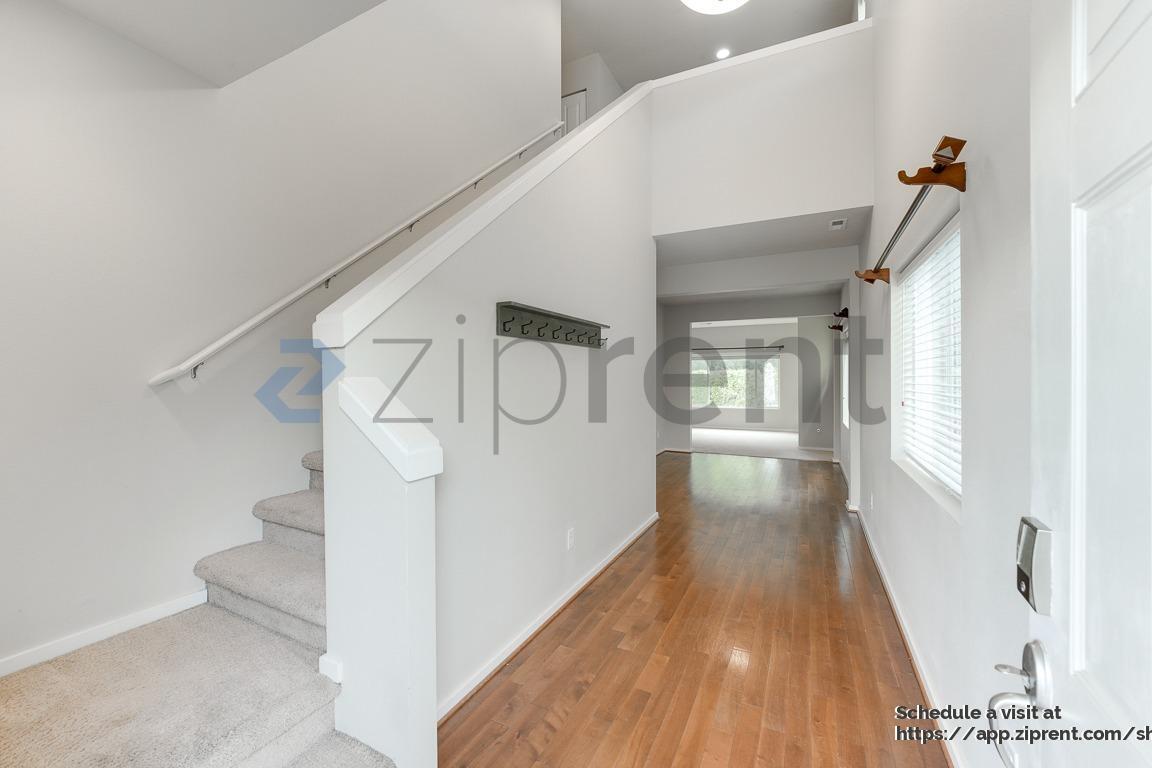 Building Photo - 1715 43rd St NE