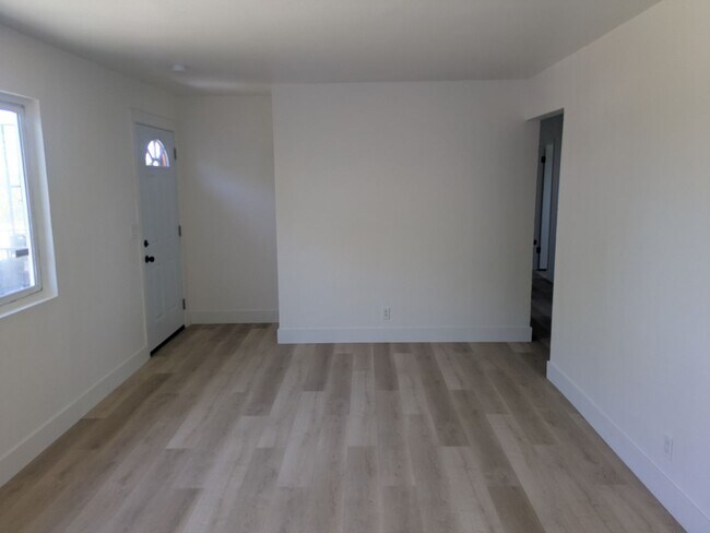 Building Photo - **Spacious 4-Bedroom, 2-Bath Residence with Waterfront & Hillside Views – Vallejo**