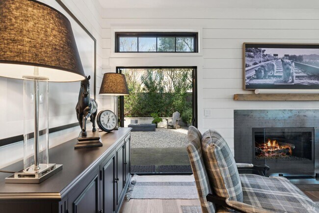 Building Photo - 1810 Quail Ct