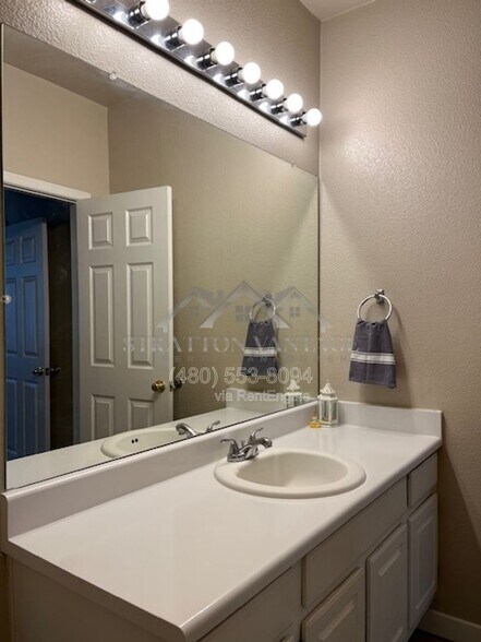 Building Photo - 5401 E Van Buren St