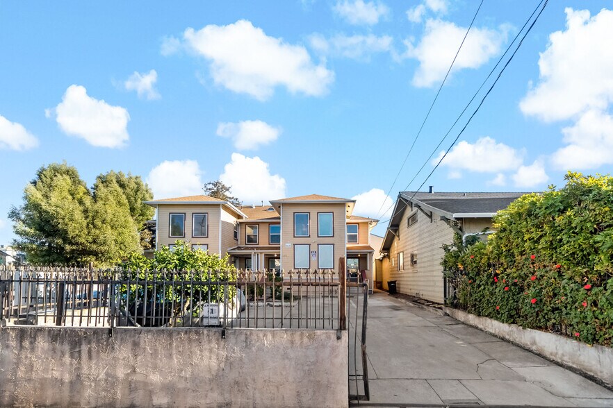 Building Photo - 2644 62nd Ave