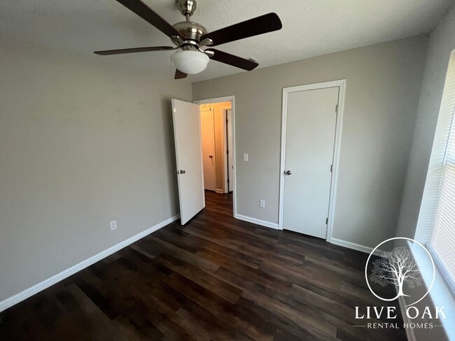 Building Photo - SUMMER MOVE-IN SPECIAL: $500 OFF 1st MONTH...