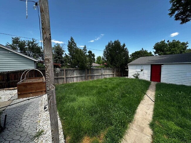 Building Photo - Charming 3-Bed Retreat with Finished Basem...