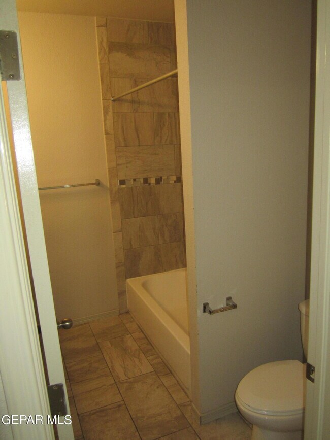 Building Photo - 323 Malta St