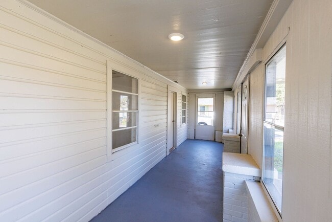 Building Photo - Norwood 3 BR Home