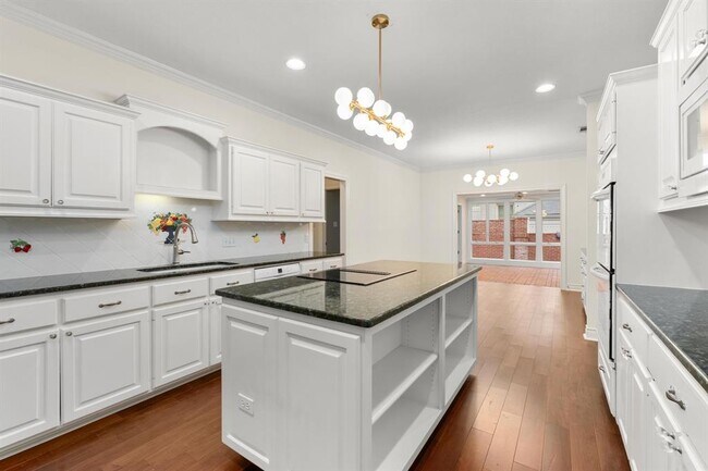 Building Photo - 6002 Ascot Cove