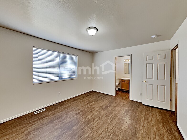 Building Photo - 2715 W 2300 S