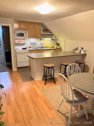 Building Photo - 137 Kenney St