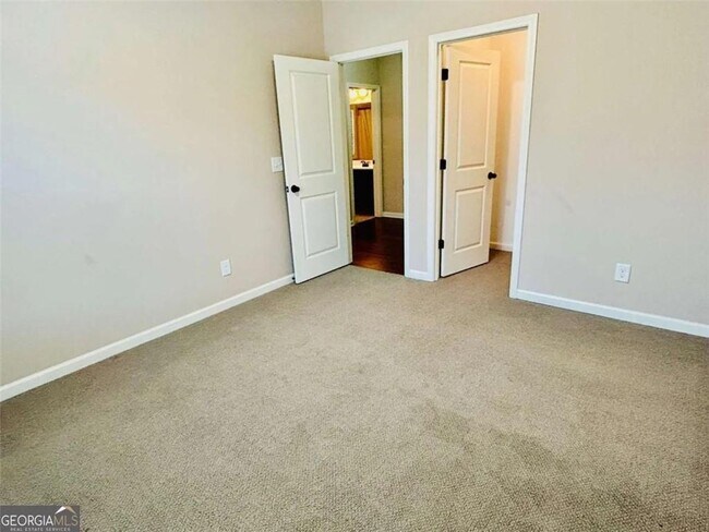 Building Photo - 4518 Hidden Creek Dr