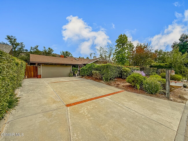 Building Photo - 1888 El Monte Dr