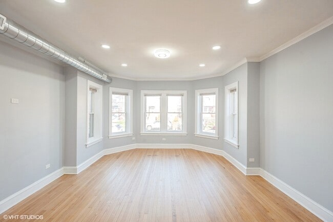 Building Photo - 4929 W Wolfram St