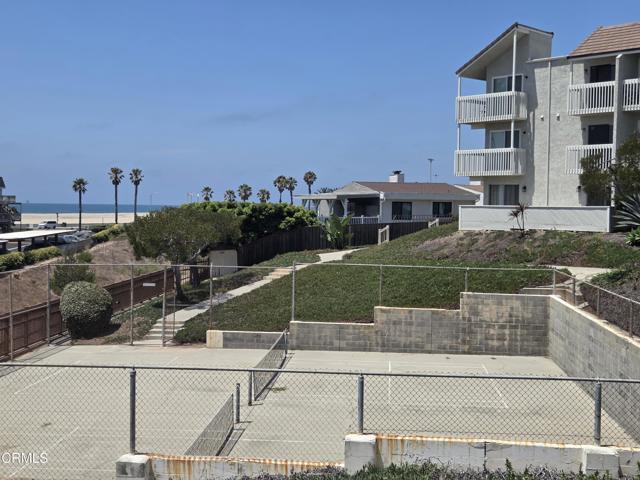 Building Photo - 233 S Ventura Rd