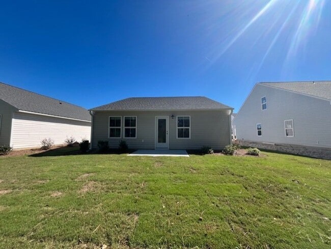 Building Photo - Cozy New-Build in Leland!