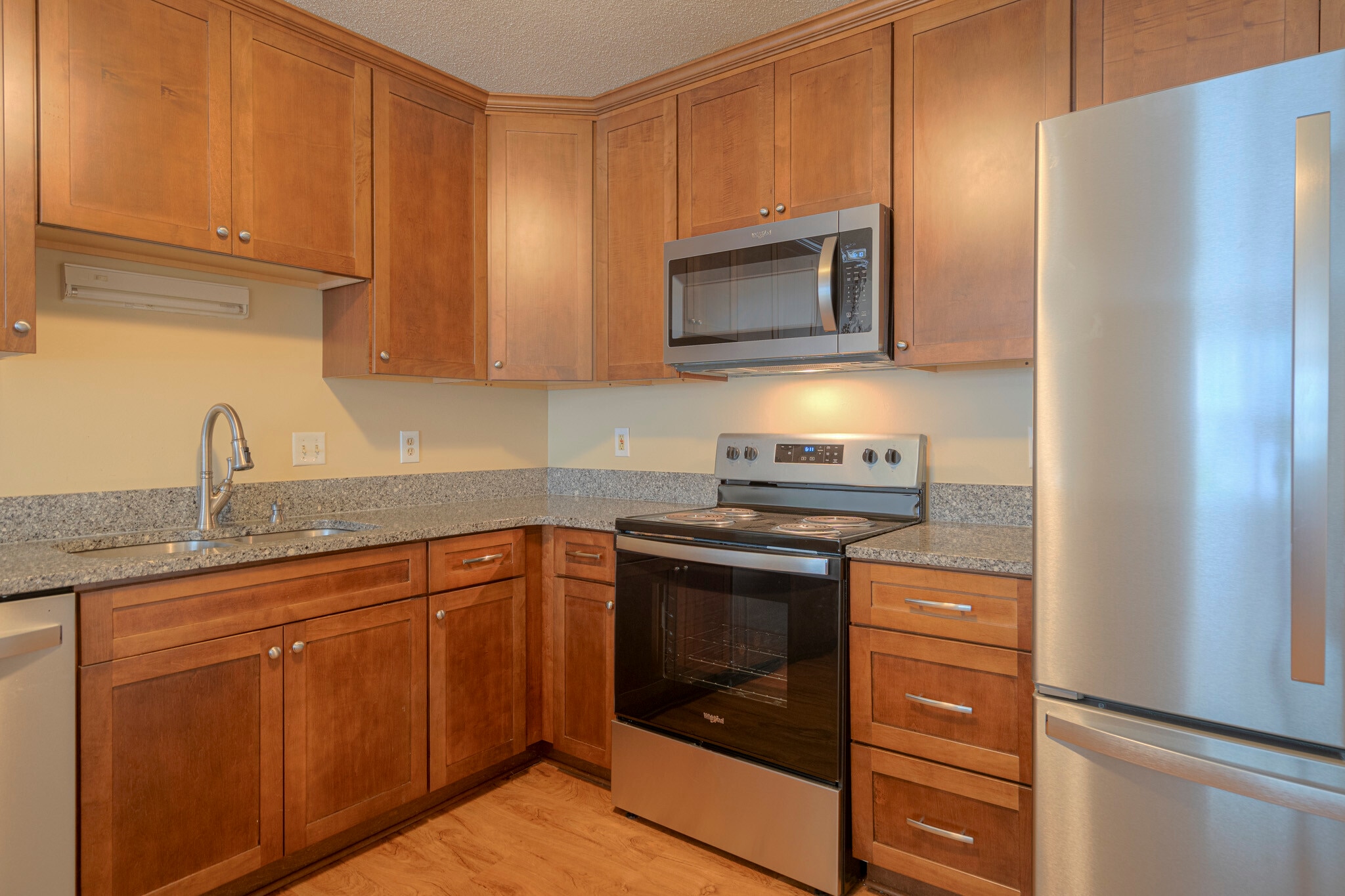 Building Photo - 852 Patrick Henry Dr
