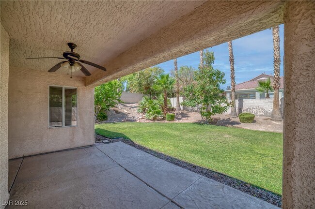 Building Photo - 2042 Hobbyhorse Ave