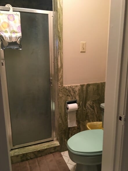 shower - 24935 Juban Rd