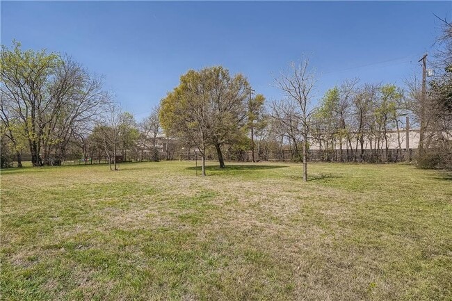 Building Photo - 12506 Tomanet Trail