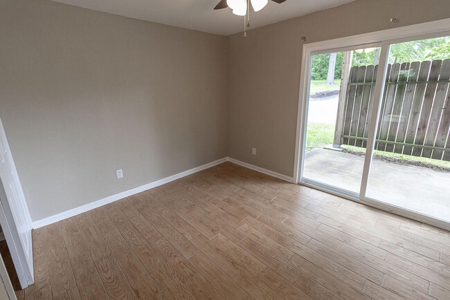 Building Photo - 105 N Garth Ave