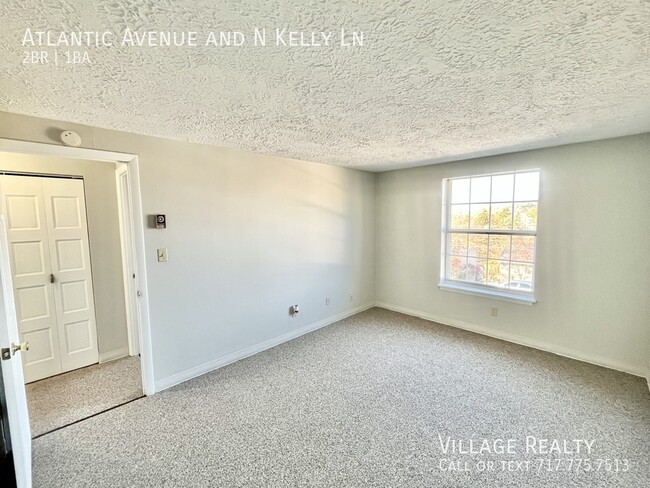 Building Photo - Newly-remodeled! Affordable 2-bed in Red L...