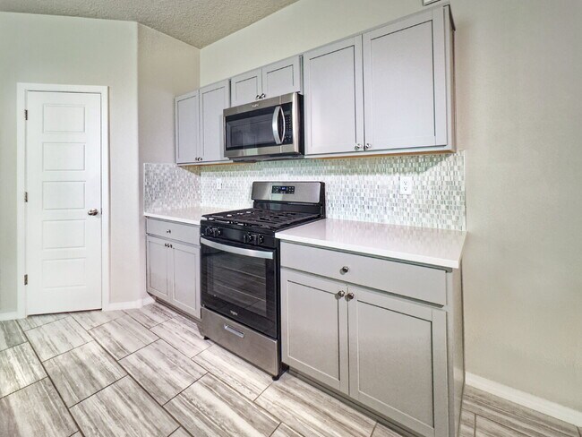 Building Photo - Newer Home in Mountain Hawk
