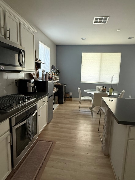 Building Photo - 3049 Scenic Rhyme Ave