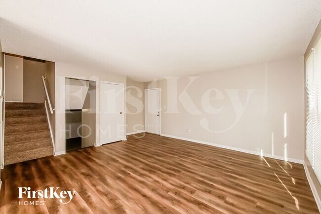 Building Photo - 9318 Kingsboro Cir