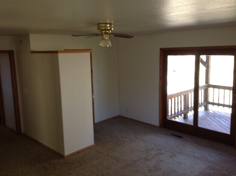 Building Photo - 15709 Plum Way