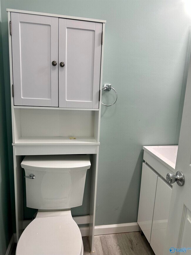 Building Photo - 3111 Hale Dr SW