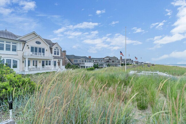 Building Photo - 985 Ocean Ave