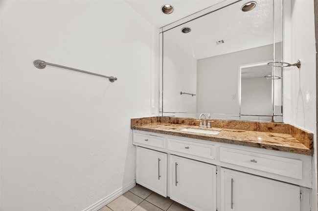 Building Photo - 21318 Park Brook Dr