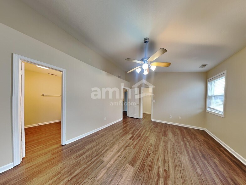Building Photo - 12523 Doe Ln