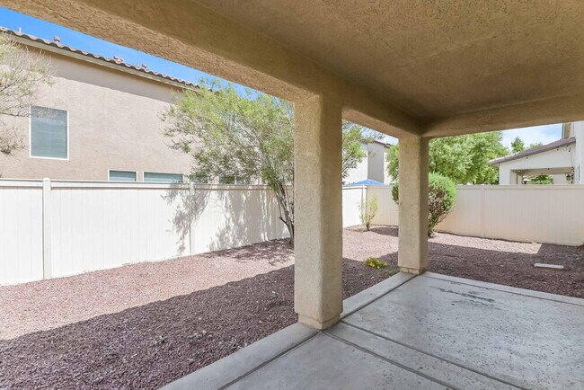 Building Photo - 828 Blue Rosalie Pl