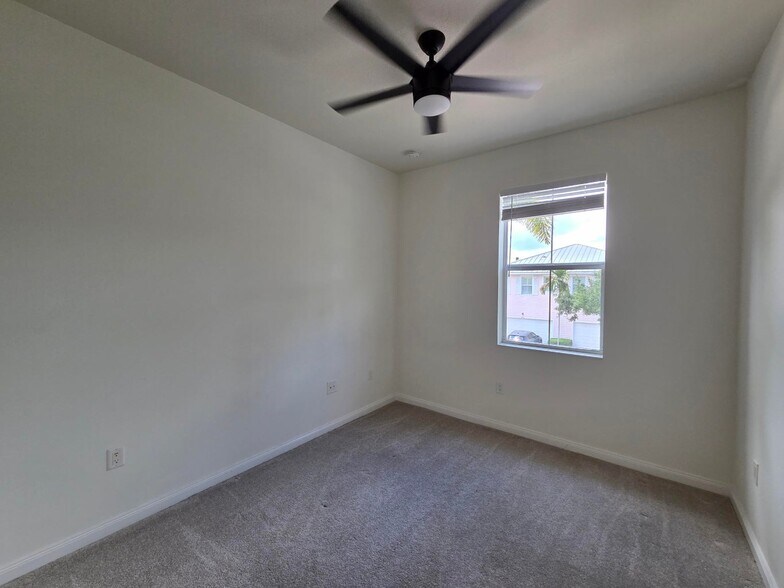 Building Photo - 1411 N Jeaga Dr