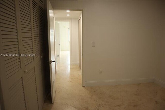 Building Photo - 13105 Ixora Ct