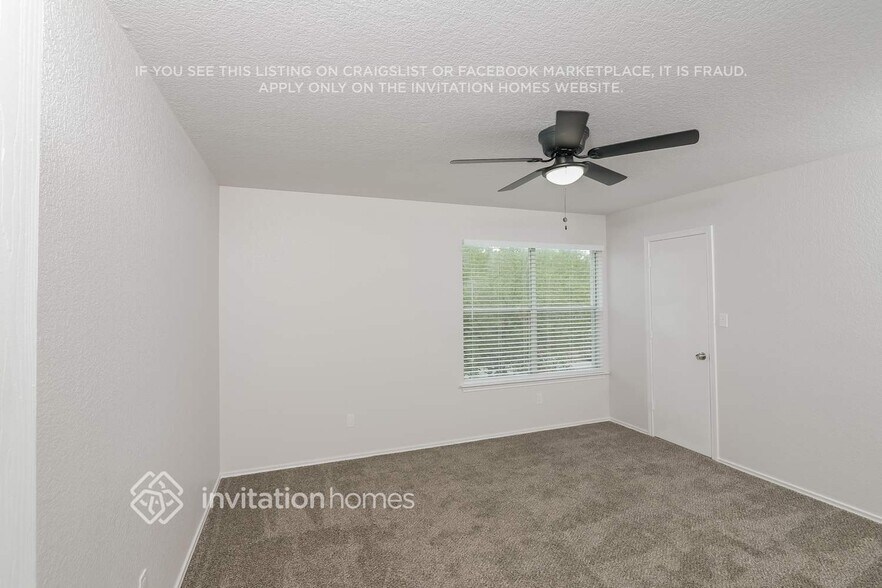 Building Photo - 10622 Manor Creek