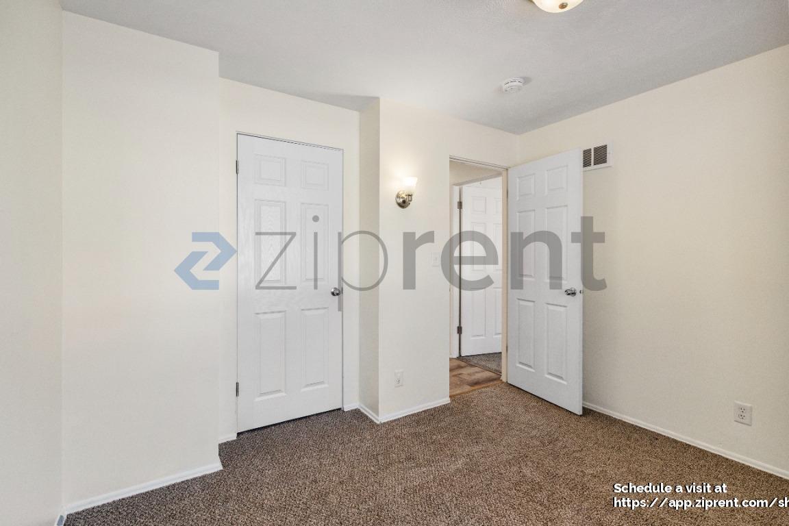 Building Photo - 10017 Sprague St