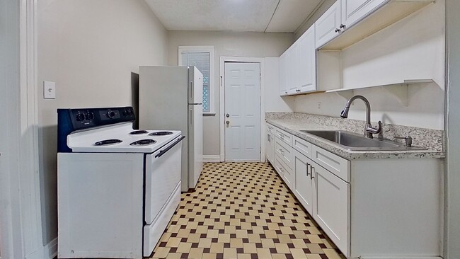 Building Photo - 1/1 In San Marco! Walking distance to the ...