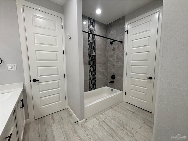 Building Photo - 33 Ensenada Ave