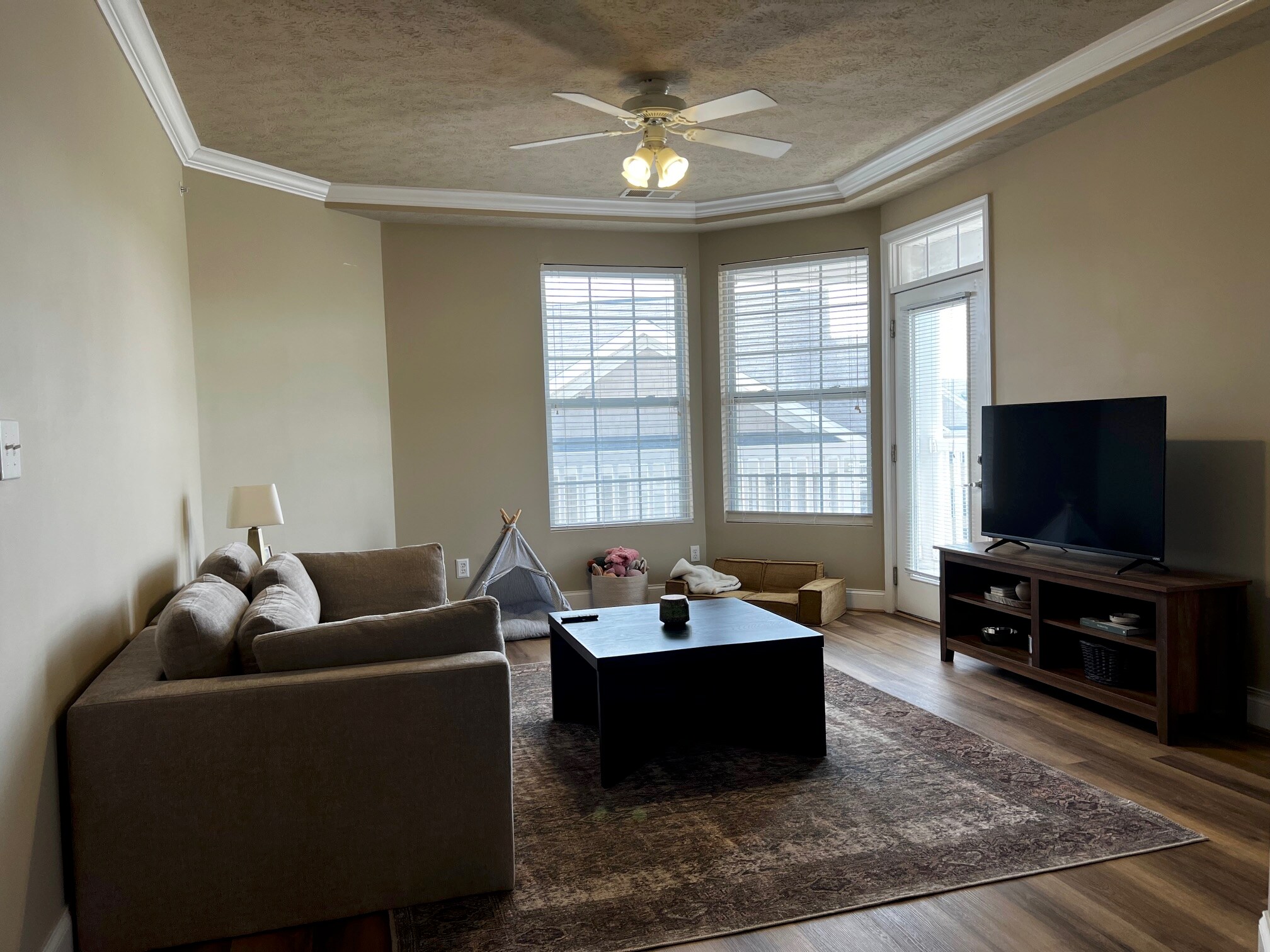 Building Photo - 1331 Suncrest Vlg