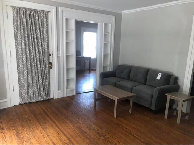 Building Photo - 126 Hudson St