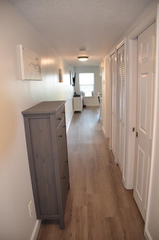Building Photo - 253 Cypress Point Dr